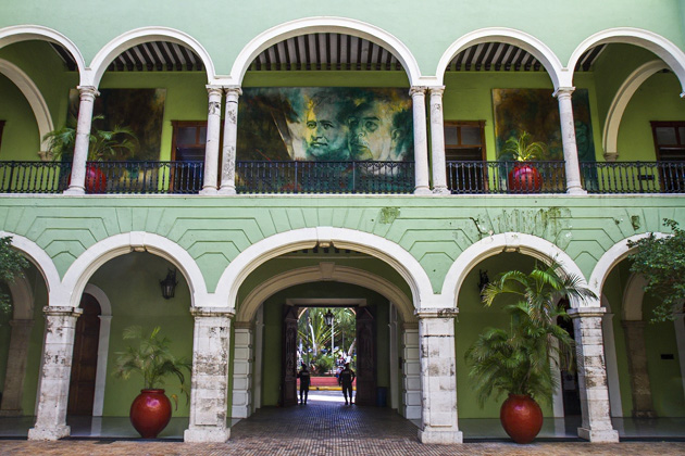 Read more about the article El Palacio del Gobierno in Mérida